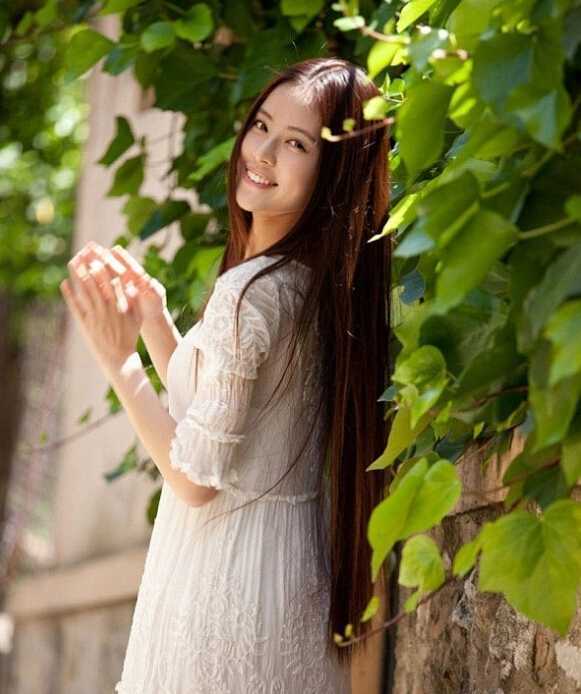 氣質(zhì)直發(fā)發(fā)型優(yōu)雅時(shí)尚不out