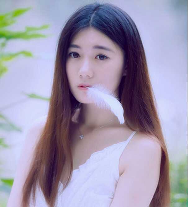 氣質(zhì)直發(fā)發(fā)型優(yōu)雅時(shí)尚不out