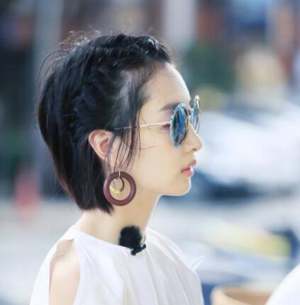 露耳短發(fā)尷尬期怎么扎