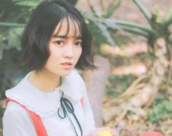 女生森系精靈短發發型