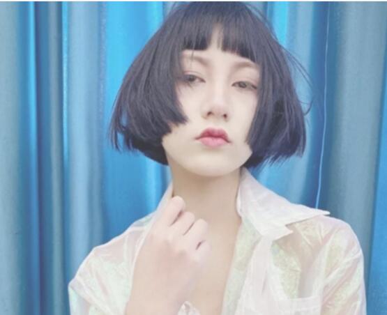 今年最洋氣女生短發發型圖片