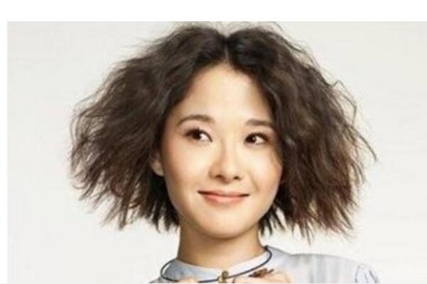 女生麥穗卷短發如何打理