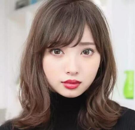 短發遇到尷尬期怎么打理