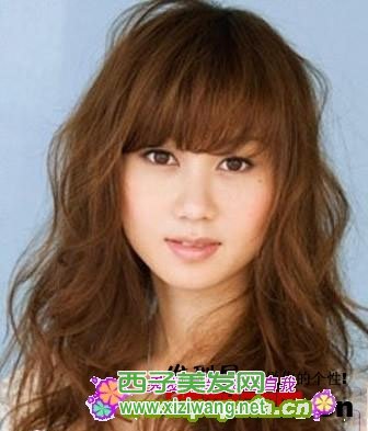 五款魅力卷發(fā)卷走圓臉女生的煩惱