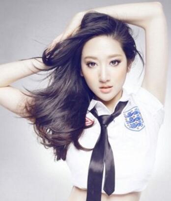 女生長頭發(fā)做什么卷發(fā)好看