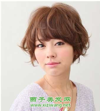 2022短卷發造型變成美麗女生
