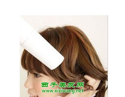 齊耳短發燙發發型打理技巧