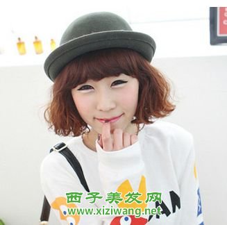 潮女中短卷發發型圖