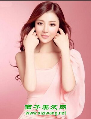 女生唯美的長卷發發型優雅知性女神范十足