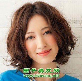 今年最流行的女生短發型卷發直發都受歡迎