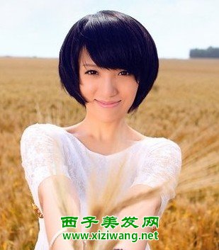 女生知性短發發型打理效果圖