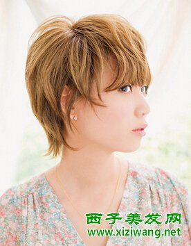 女生金色短發(fā)發(fā)型圖片洋氣女生必備發(fā)型