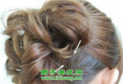 高人氣女生中短發發型扎法步驟