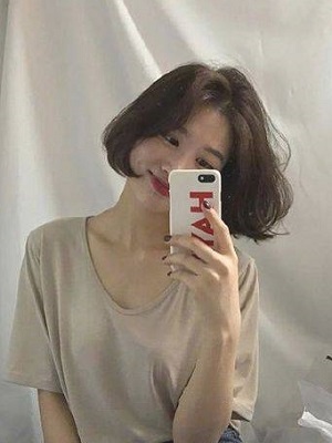 女人味十足的短發燙發最新時尚中短發燙發發型