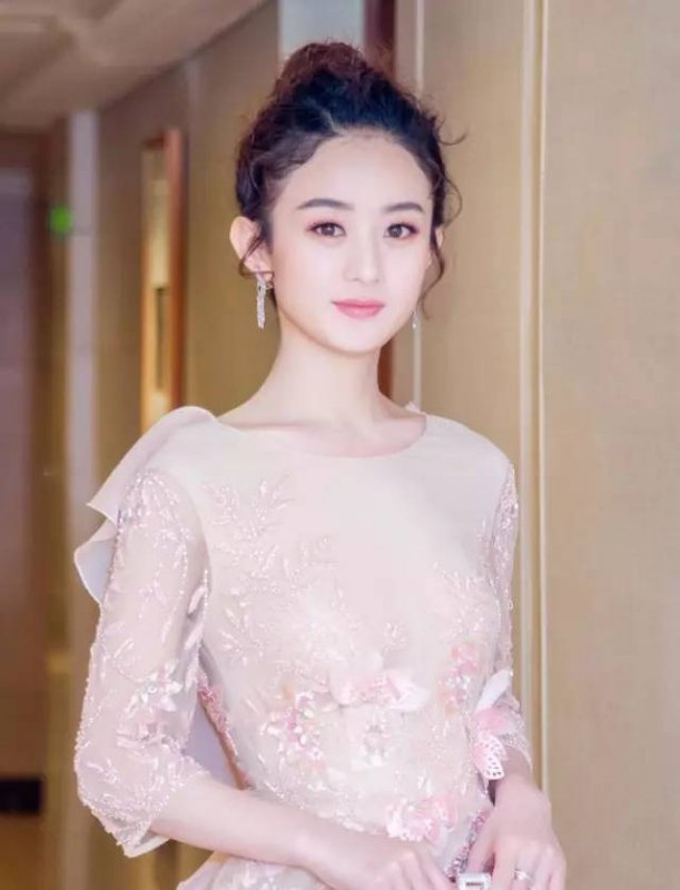 適合夏天的盤發(fā)小技巧學(xué)起來，好看又涼快~