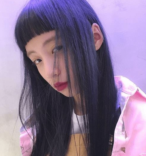 女生長直發造型look,顯瘦顯臉小
