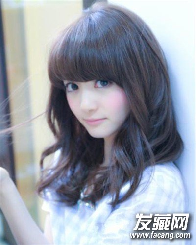 今年秋季換發型，首選清新甜美梨花頭