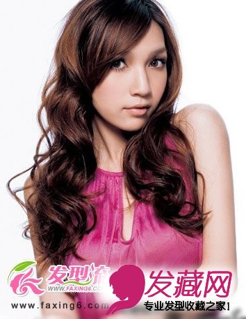 輕熟女中長發(fā)燙發(fā)盡顯夏日優(yōu)雅氣質-中長發(fā)燙發(fā)