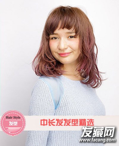 春夏流行女生發(fā)型棕色中長發(fā)光澤飽滿盡顯優(yōu)雅